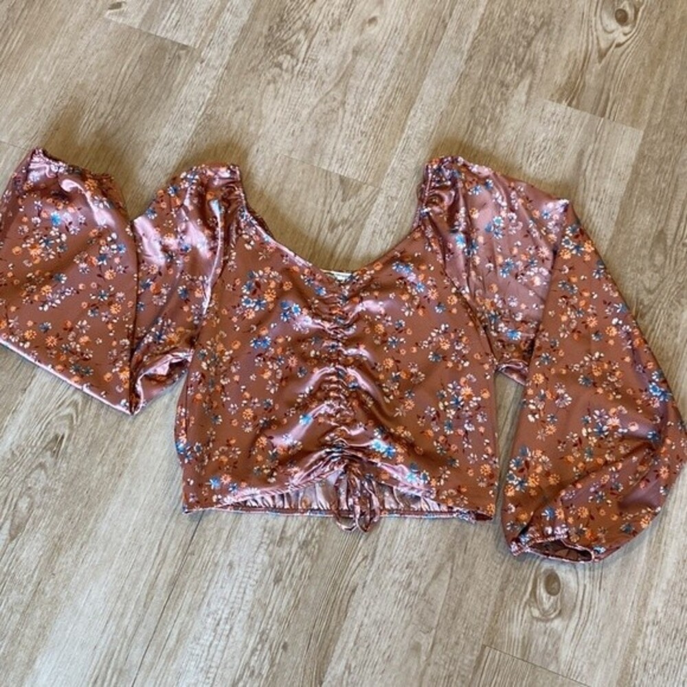 NWT Hippie Rose, Mocha floral adjustable satin woven top. Size XL - Picture 13 of 16